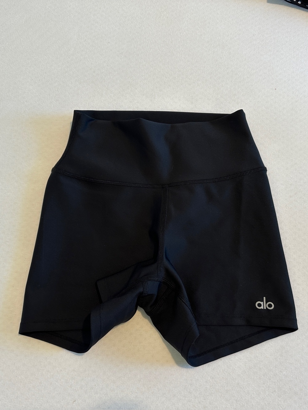 ALO Yoga 3" High-Waist Airlift Short size XS in black
